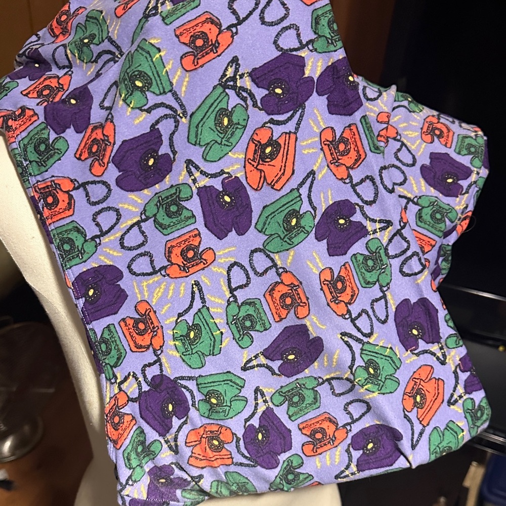 LuLaRoe Purple and Orange Graphic Leggings